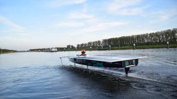 Testvaart HAN Solarboat in Doesburg