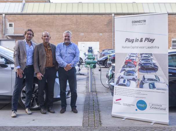 Foto stuurgroep Plug in & Play op het Industriepark Kleefse Waard in Arnhem. Met Jeroen Herremans, Tinus Hammink en Onoph Caron.
