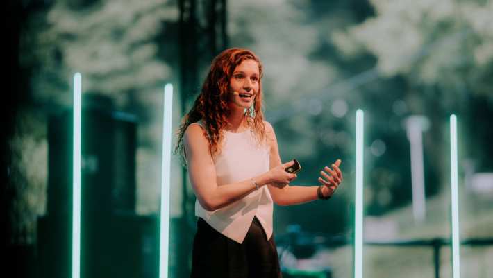 Associate lector Business Ethics Kim Meijer spreekt op Nacht van de Ruimte INNOVATE. Academie Financieel Management en Recht