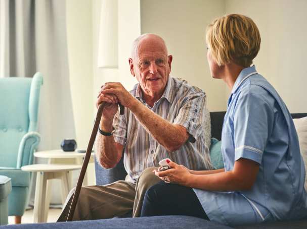 ouderenzorg met patient