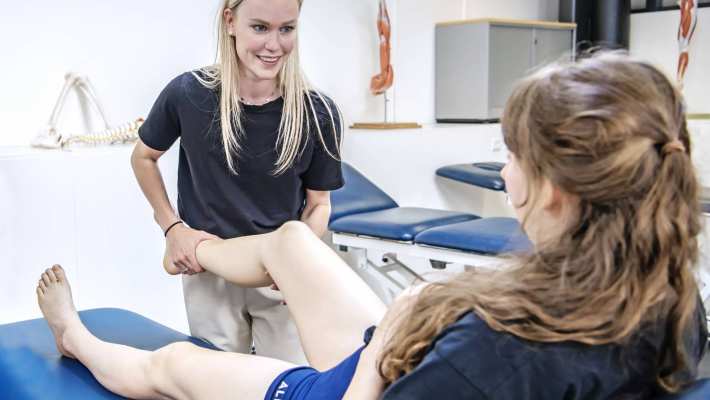 Fysiotherapie, K33 b1, student, oefening, been, behandelbank