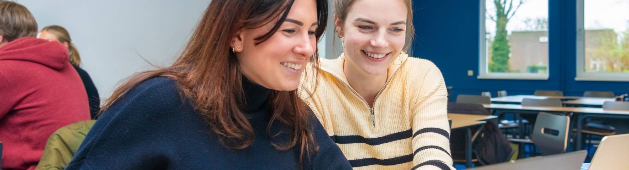 SW deeltijd Carlet en Jasmijn werken iets uit