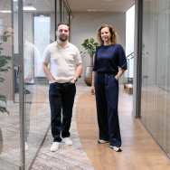 Bas Roes en Suzanne Peeters op het kantoor van Bol Adviseurs in Boxtel.