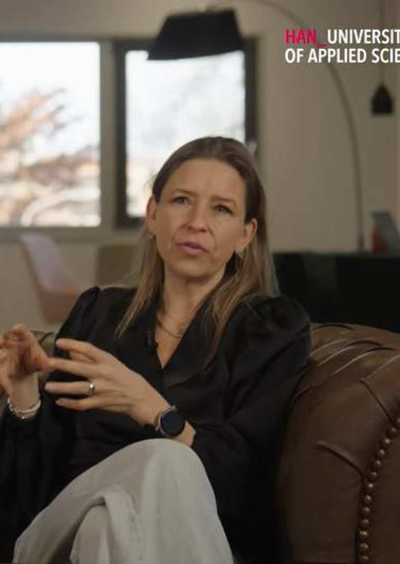 Screenshot van de bankvideo voor de HAN-brede pagina van de masters