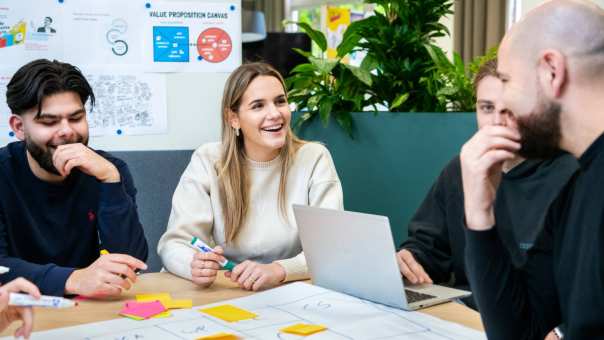 Ondernemerschap en Retail Management studenten aan het werk