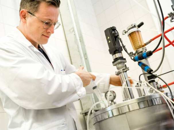 Headerfoto Onderzoek lectoraat Biodiscovery HAN BioCentre bioreactor