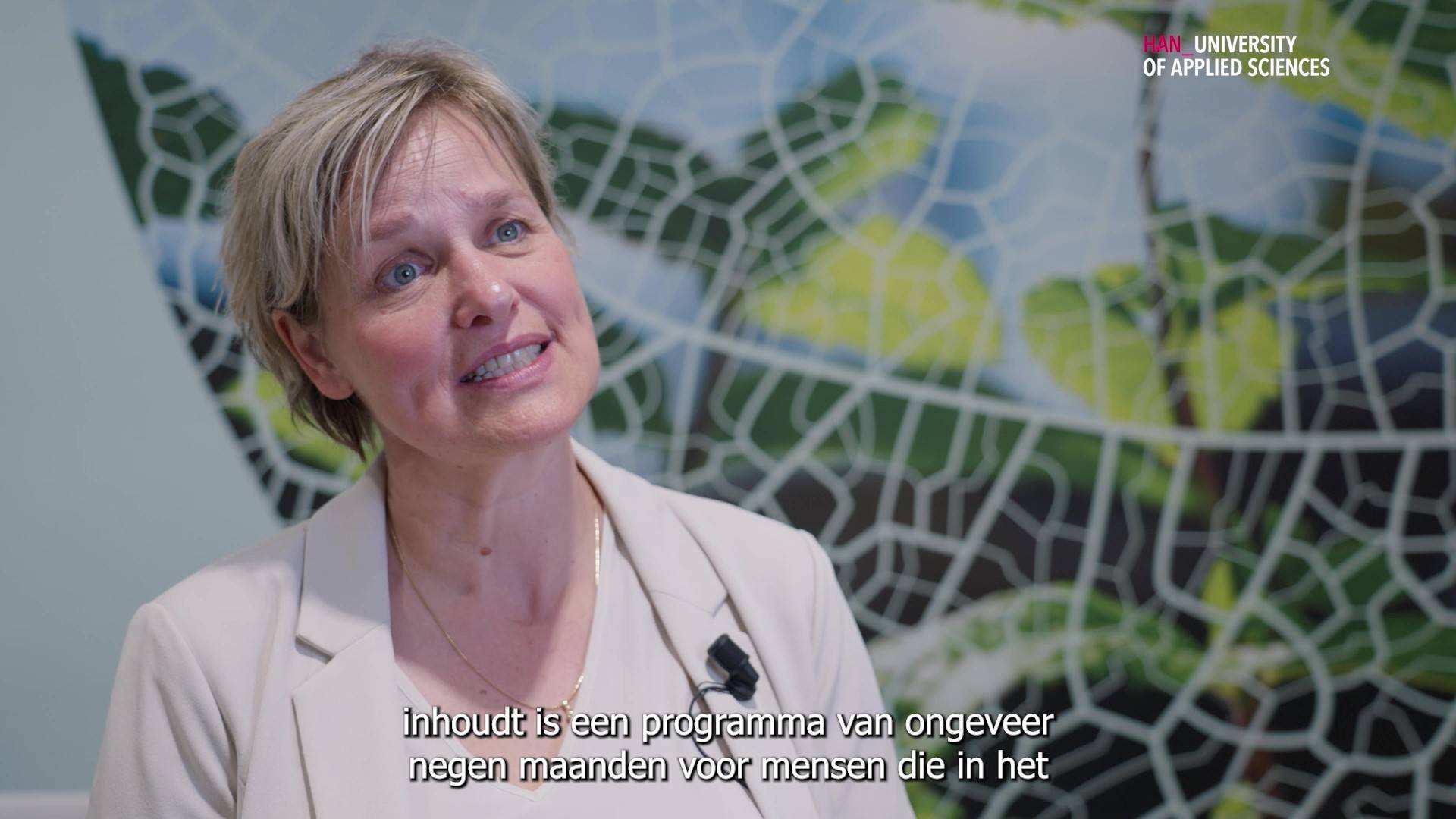 Screenshot van docent Vera Janssen, docent van de opleiding HRM voor werkenden.