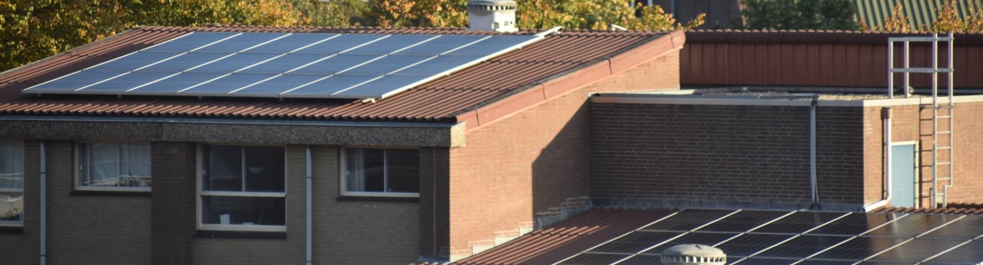 Zonnepanelen op daken in regio Nijmegen/Arnhem.