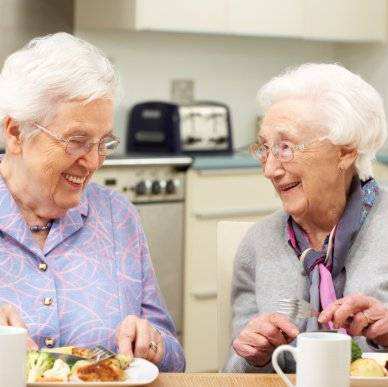 project Eten met Lange Tanden is een project om ouderen die problemen hebben met mondgezondheid op te sporen. 