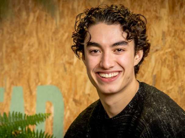 Paulino Valdes Morano studeert Mechanical Engineering (Werktuigbouwkunde) aan de HAN en heeft het bedrijf Gravity Gardens als start-up opgericht. Hij combineert plantenwetenschap met techniek en ruimtevaarttechnologie om groenten verticaal te kunnen telen.