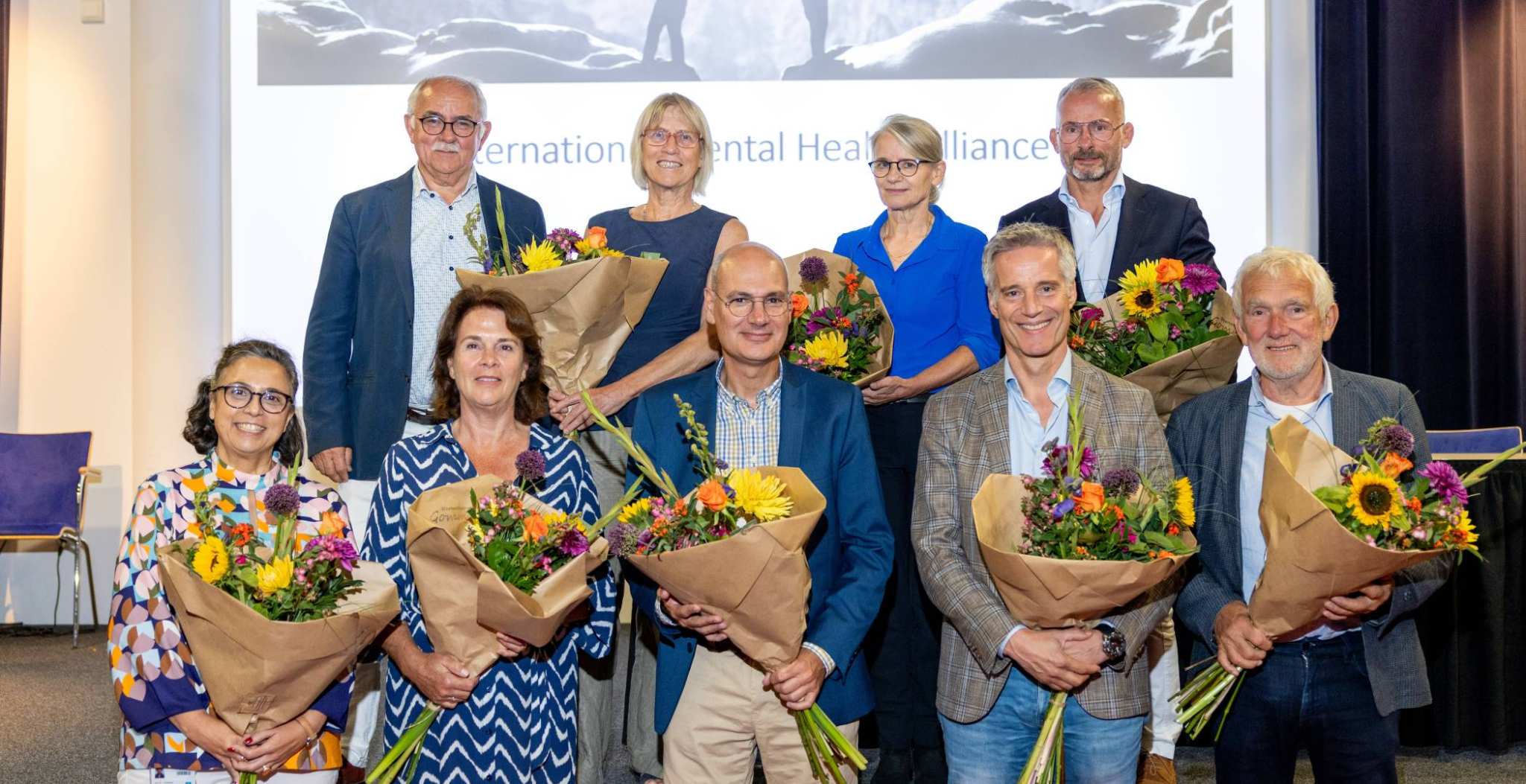 Groepsfoto na het tekenmoment van de IMHA met Radboudumc, HAN, GGZ Oost Brabant, Vrijwilligersorganisaties en Pro Persona op vrijdag 15 september