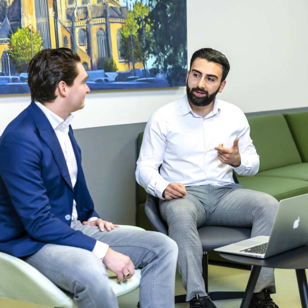 Foto van post-hbo-studenten van de financiële HAN-opleidingen (Academie Financieel Economisch Management)