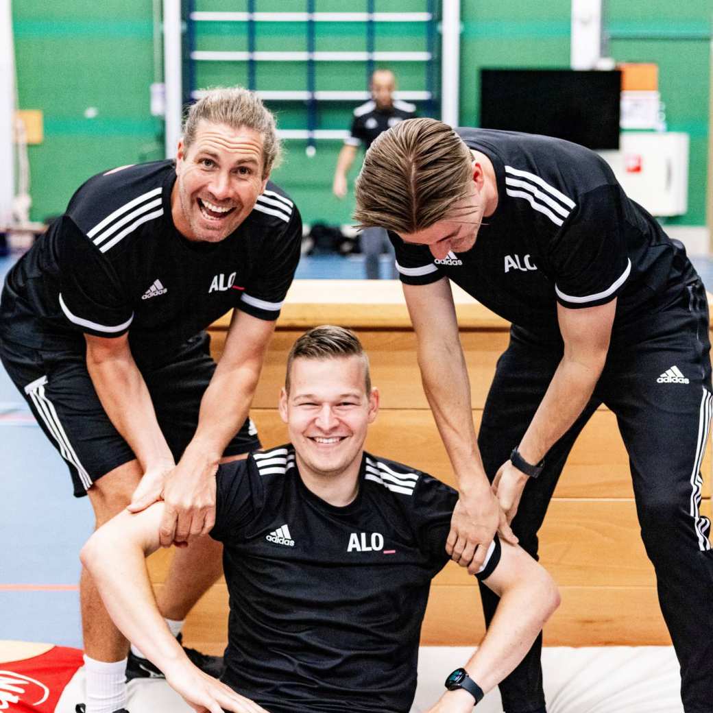 studenten alo deeltijd turnen in gymzaal