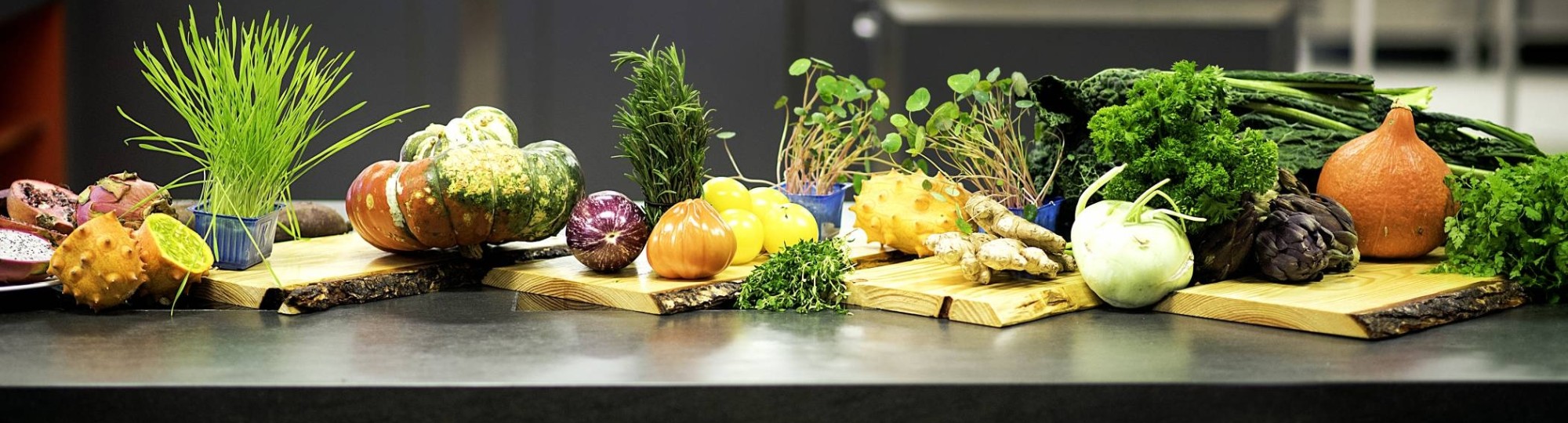 Een tafel met groenten en fruit ter illustratie bij het HAN-project Naar een Toekomstbestendig Regionaal Voedsellandschap