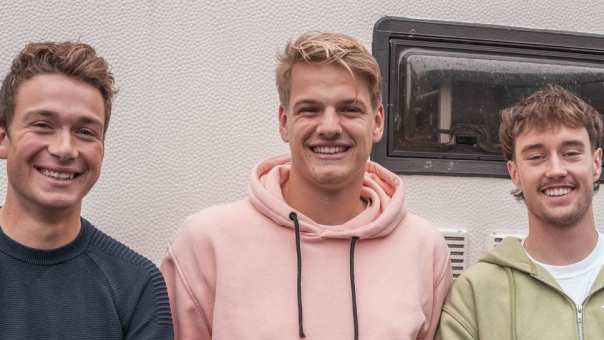 3 studenten Sportkunde voor de Campus Camper