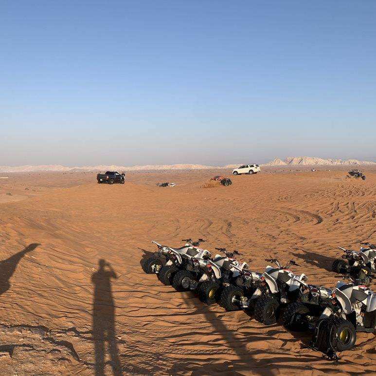 Woestijn in Dubai met quads