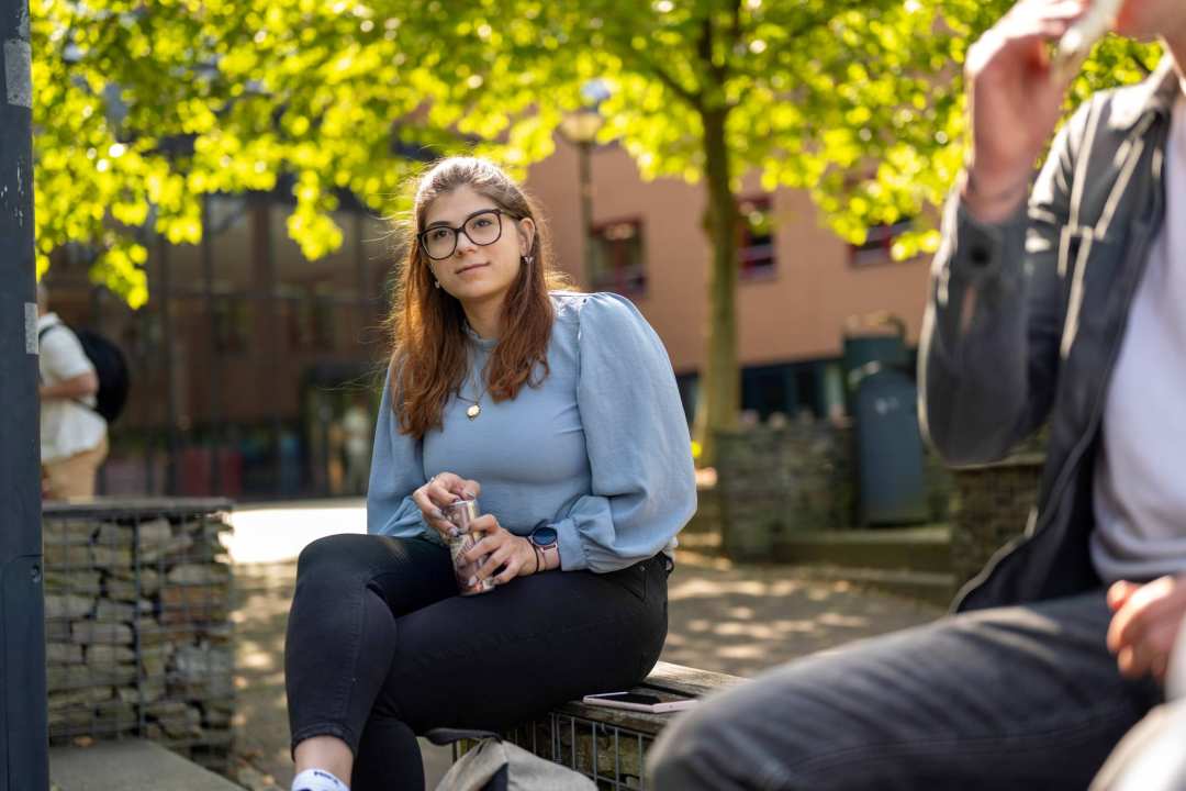 student denkt over stoppen of switchen van studie