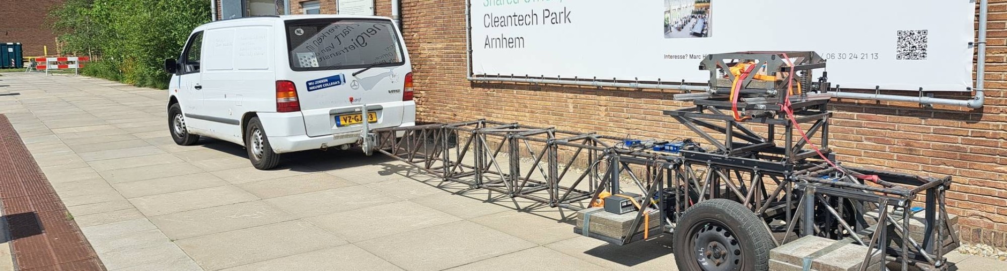 Auto met trailer MORE