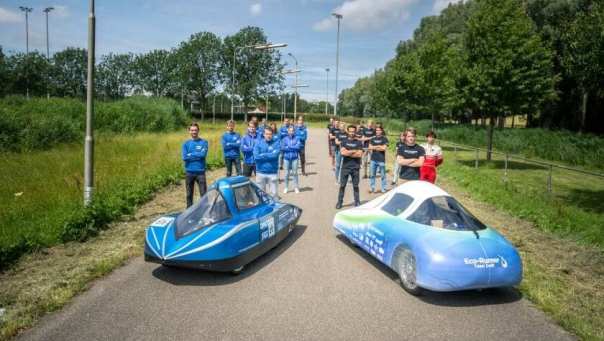 Teams HAN Hydromotive en TU Delft met waterstofauto concept juli 2020 in Rijswijk
