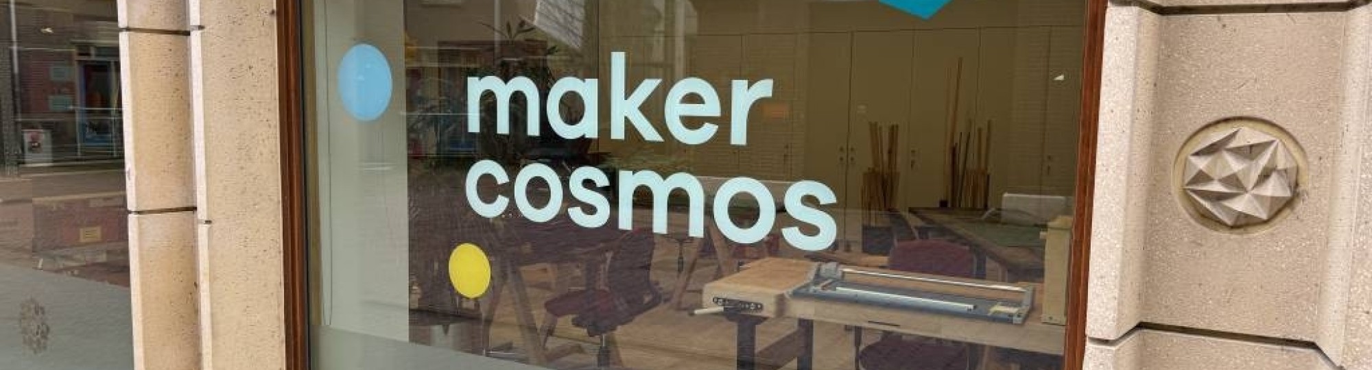 logo MakerCosmos