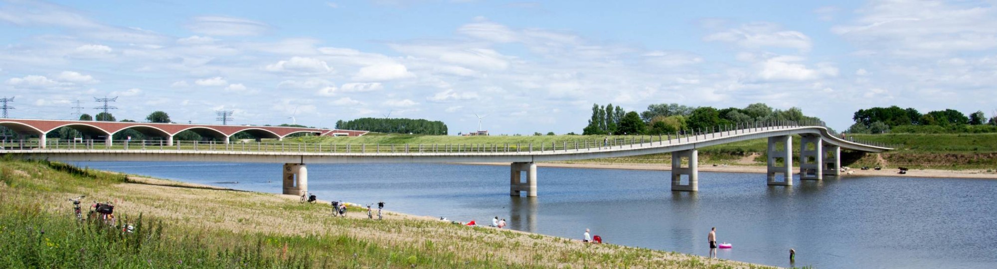 Brug de Spiegelwaal in Lent