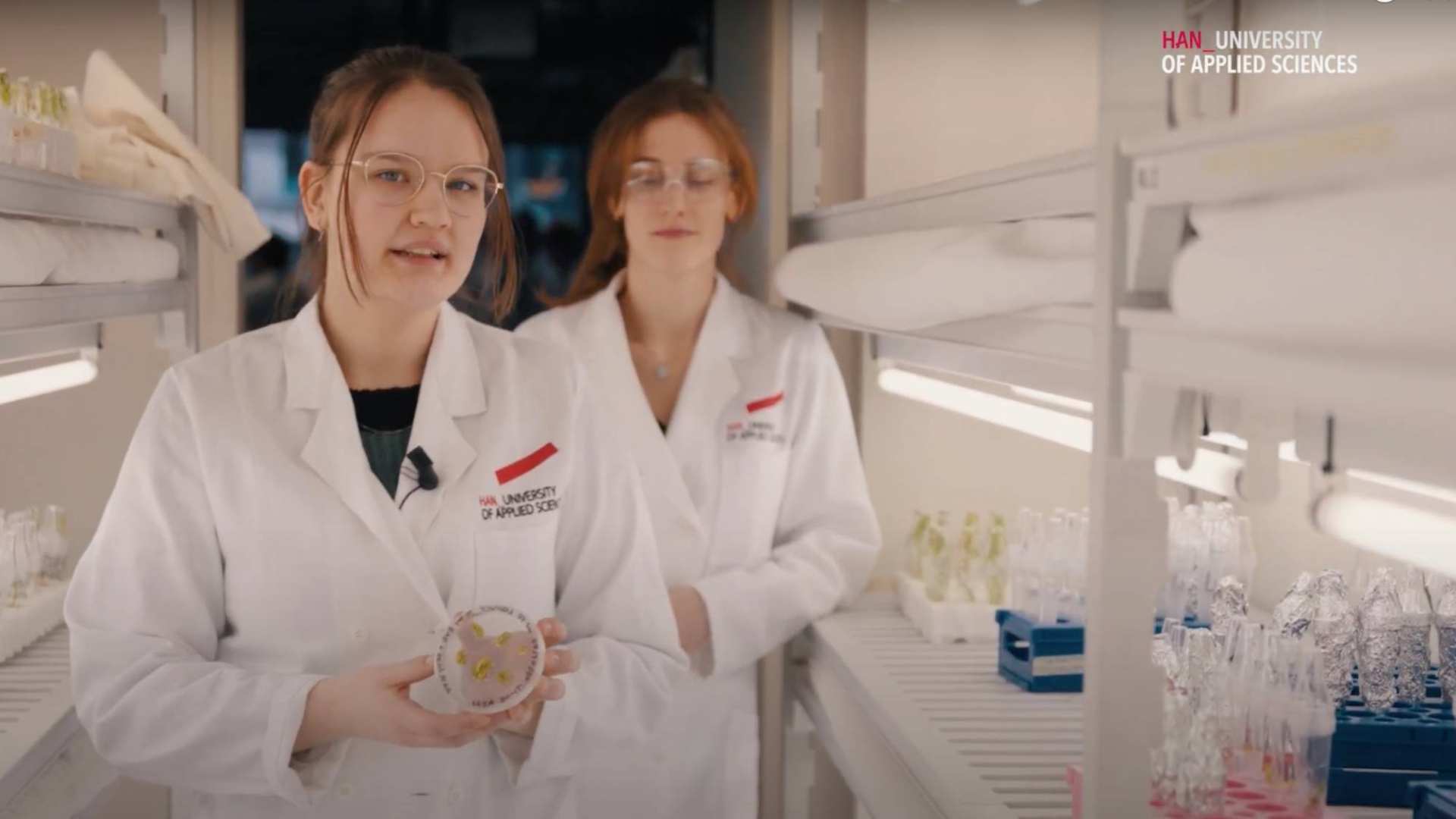 Een shot uit de video van de opleiding Life Sciences van Academie Toegepaste Biowetenschappen en Chemie uit april 2022