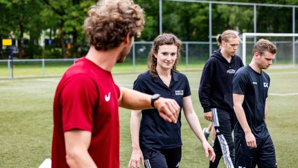 studenten alo deeltijd op sportveld Papendal