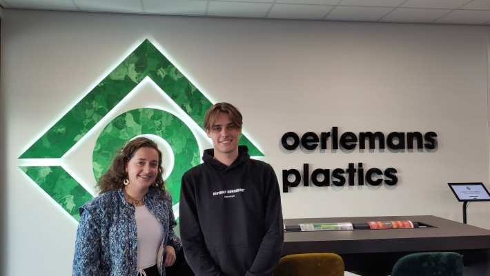 Jon en Sanne doen in het kader van hun minor Circulaire Economie en CSRD onderzoek bij OPACK.