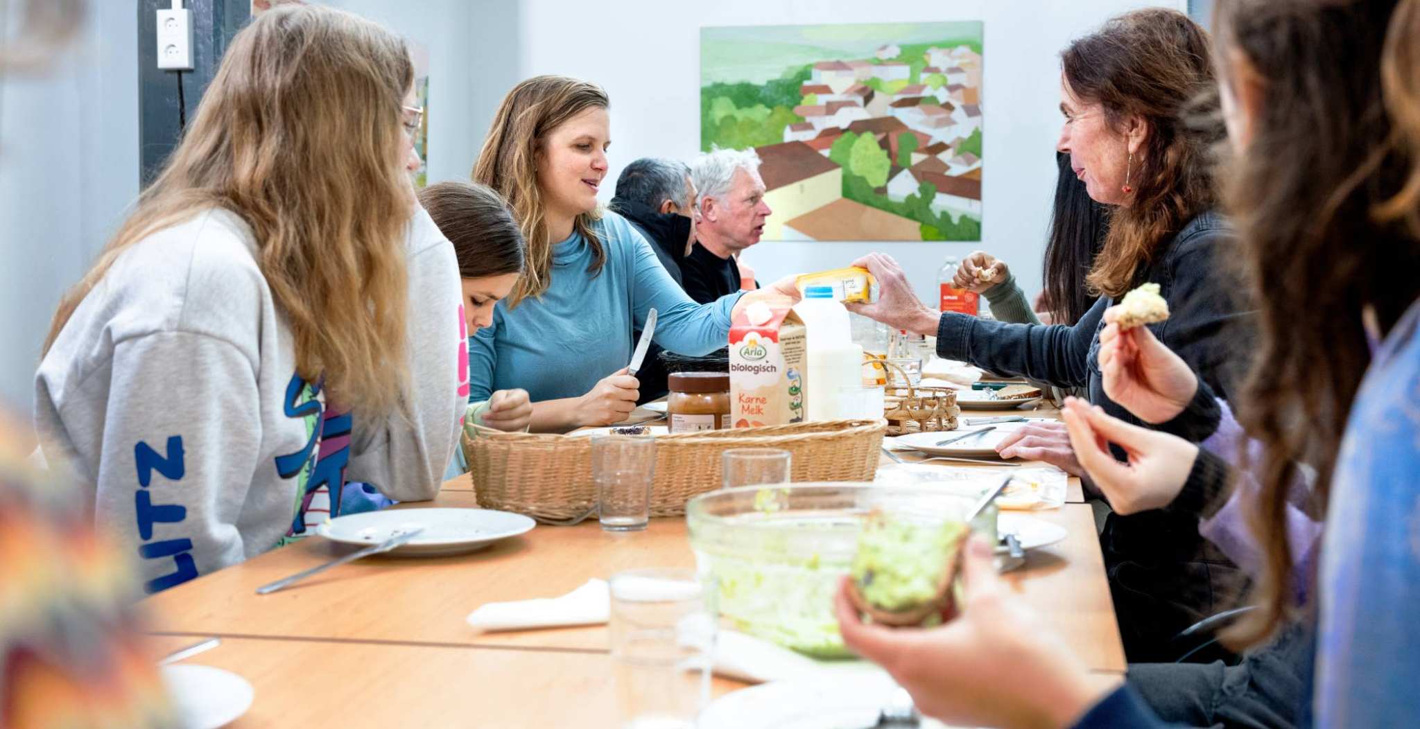 Wekelijkse lunch met studenten en samenwerkingspartners in Spijkerkwartier, Arnhem