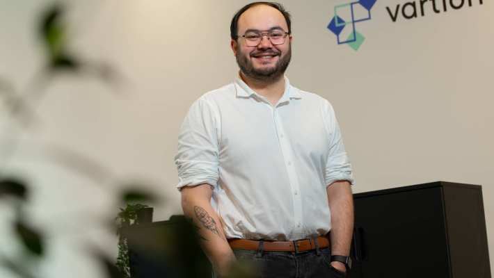 Jeffrey Hiraki werkt bij de nieuwe HAN BioCentre-partner Vartion. Hij werkt mee aan een gezamenlijk project in de bio-informatica