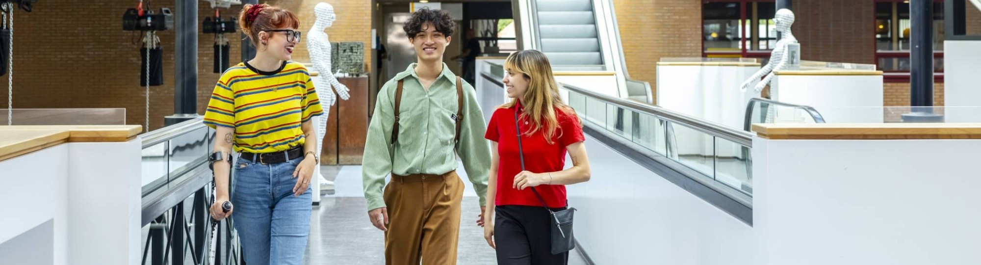 Studenten op de gang in de HAN