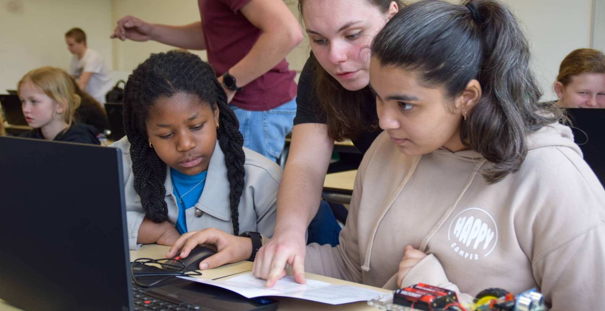 SEECE Energietalent – workshop Arduino Programmeren – Johannes Fontanus College op Girlsday 2024. Foto 1