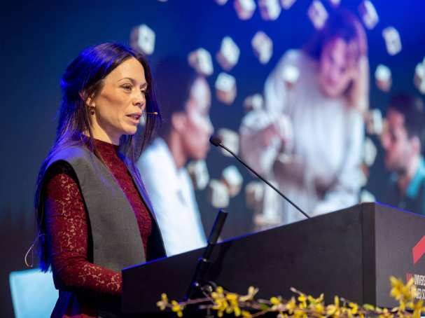 Amber tijdens de officiële installatie als lector Begrijpelijk en Toegankelijk Recht