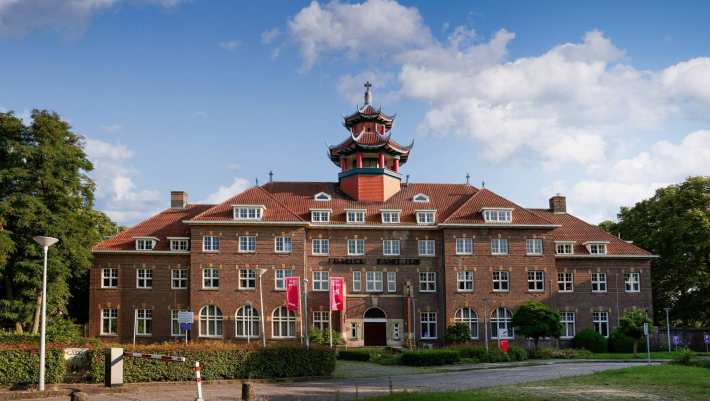 Bisschop Hamerhuis, Nijmegen, HAN, pagode, chinees dakje