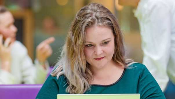 Learning & Development deeltijd, studeren, laan van scheut 10, laptop, werken, laptop