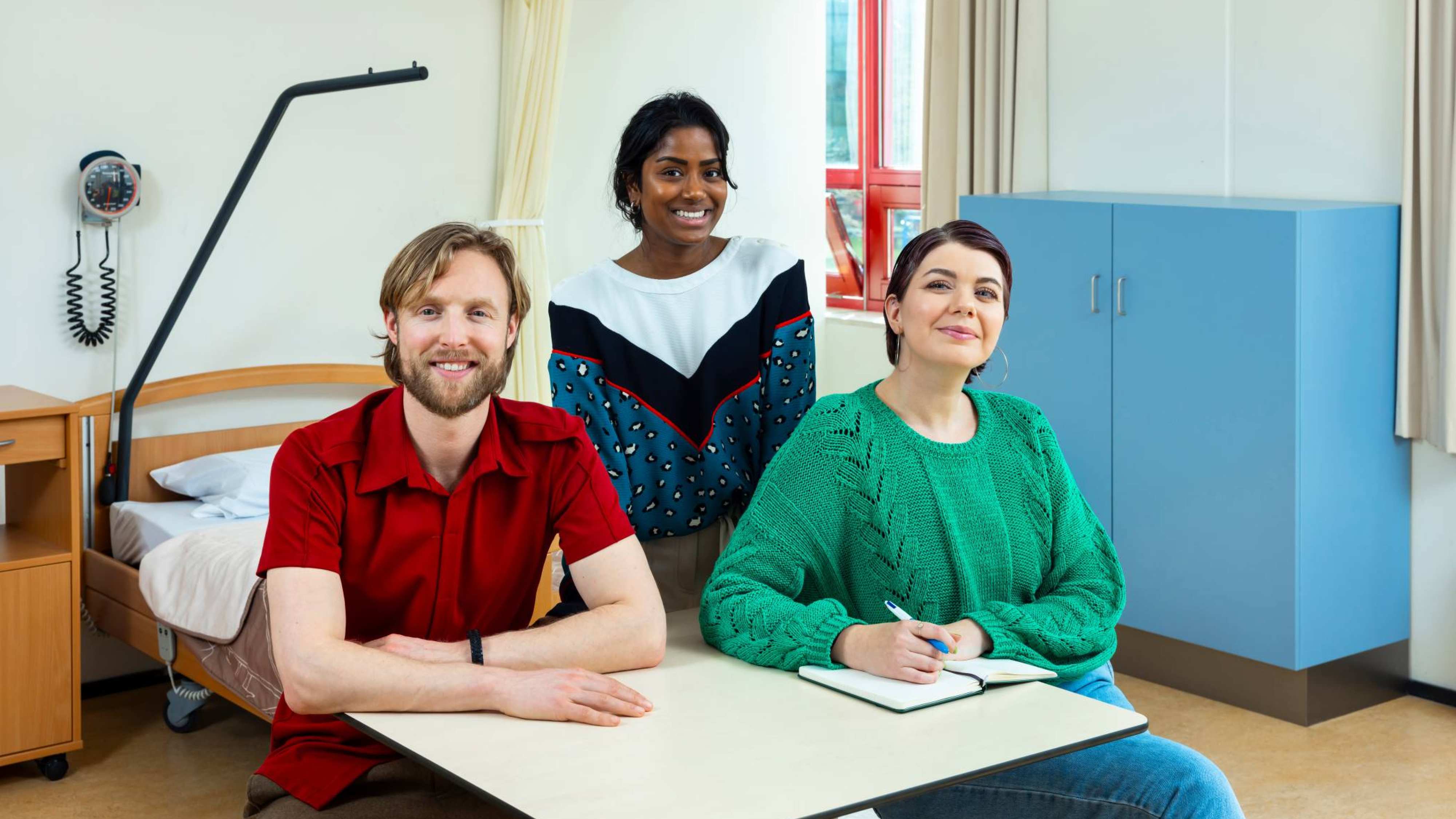 drie personen bij Zorg en Vitaliteit