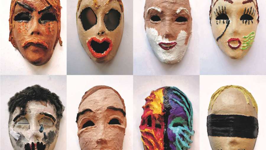 Afbeelding van 8 maskers.