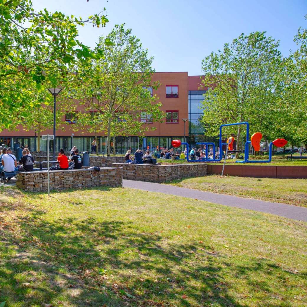 Studeren in Nijmegen. Studenten Social Work zijn blij om te studeren in Nijmegen op de HAN Campus.