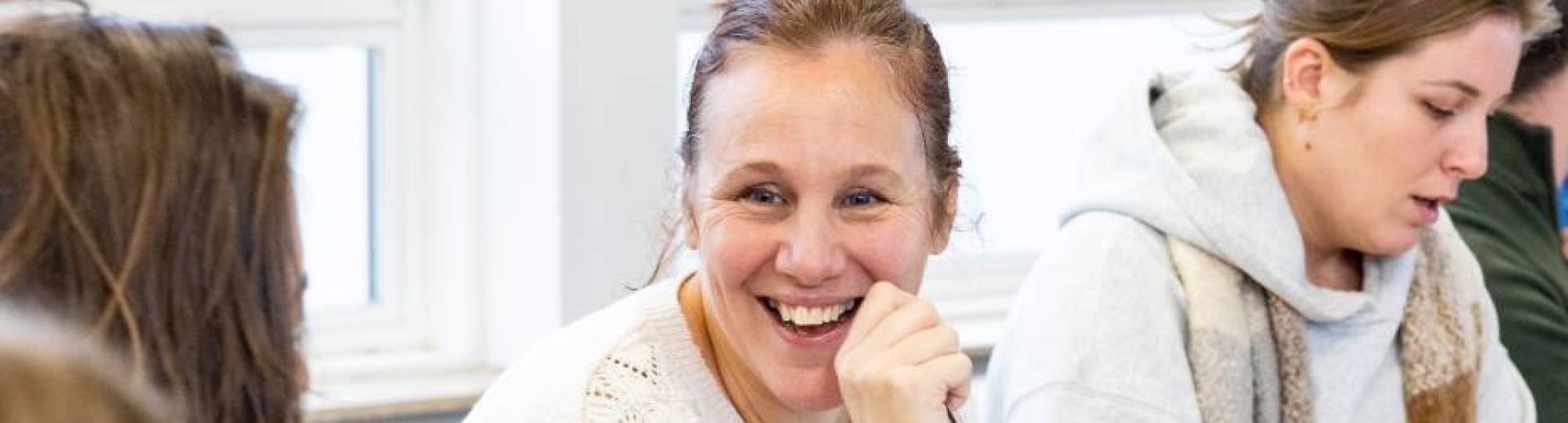 AMM LLO met studente Telma in gesprek in medestudenten