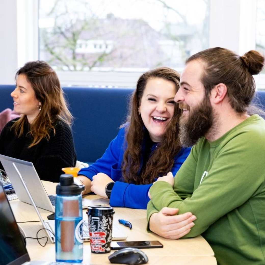 AMM LLO Dennis en Anne lachen tijdens les