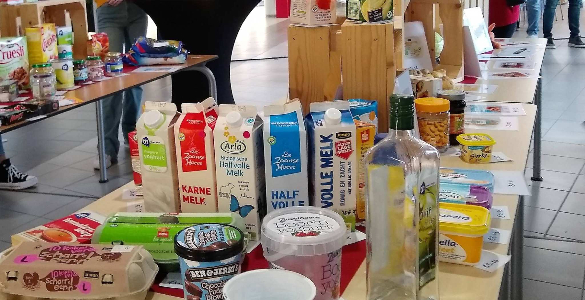 Studenten voeding en dietetiek organiseren met VetGezond een minisupermarkt tijdens de aftrap van de 50euroweek. In de week tegen armoede.