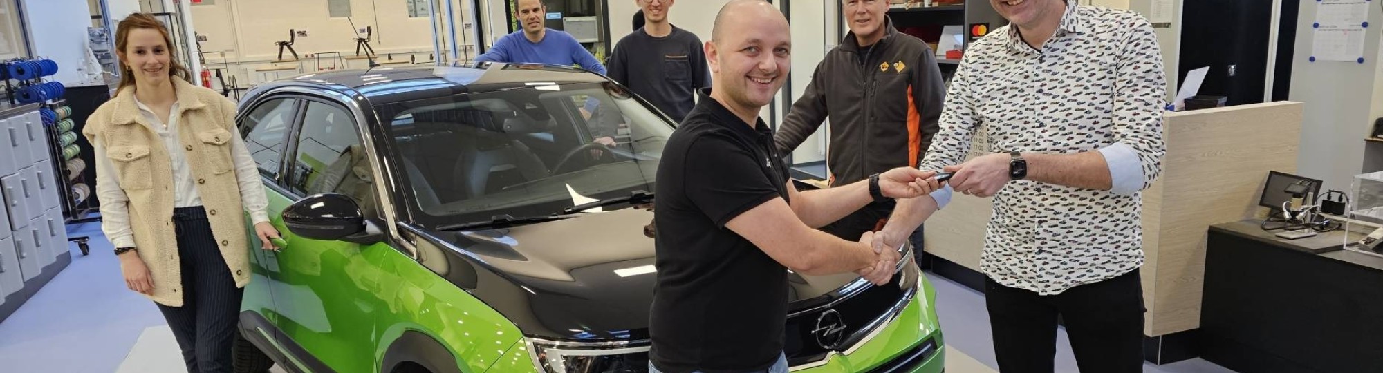 HAN Automotive heeft een Opel Mokka-e ontvangen vanuit partner NRF met als doel om met deze moderne elektrische auto onderzoek te doen binnen het hbo onderwijs.