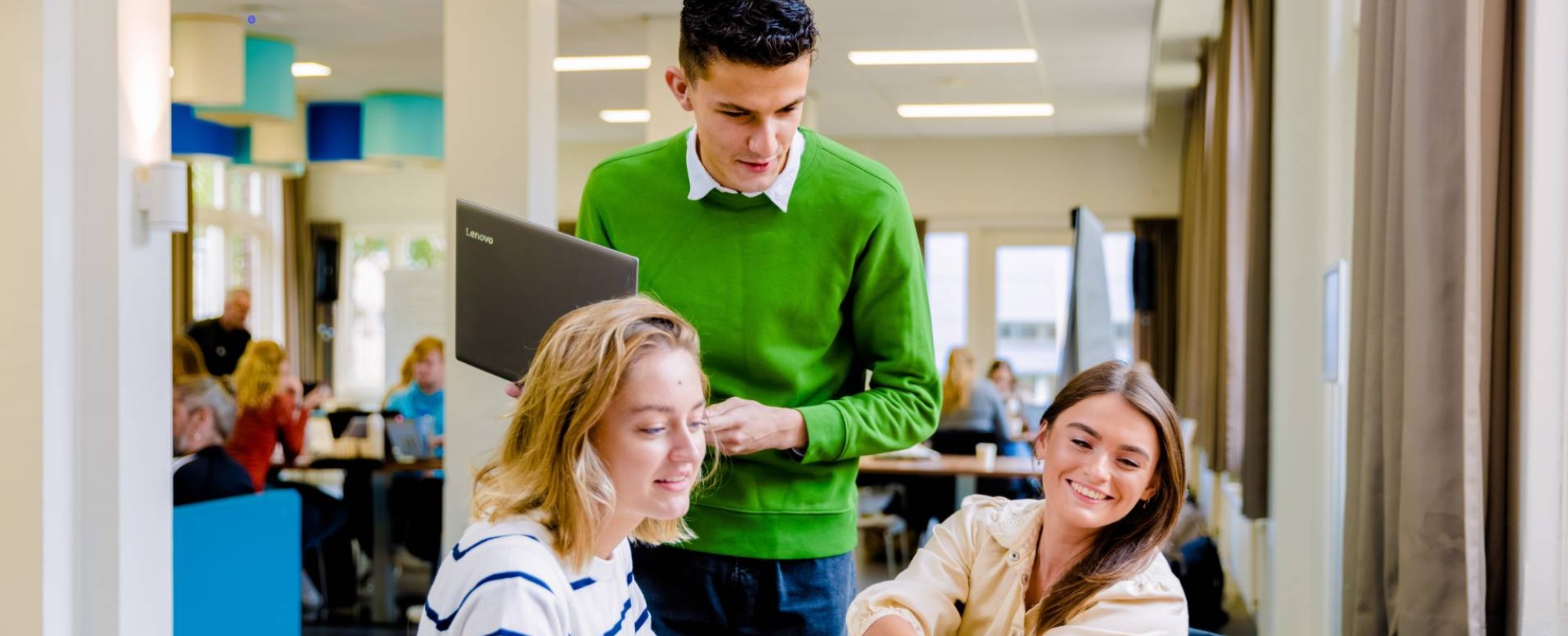 Communicatie studenten in gesprek